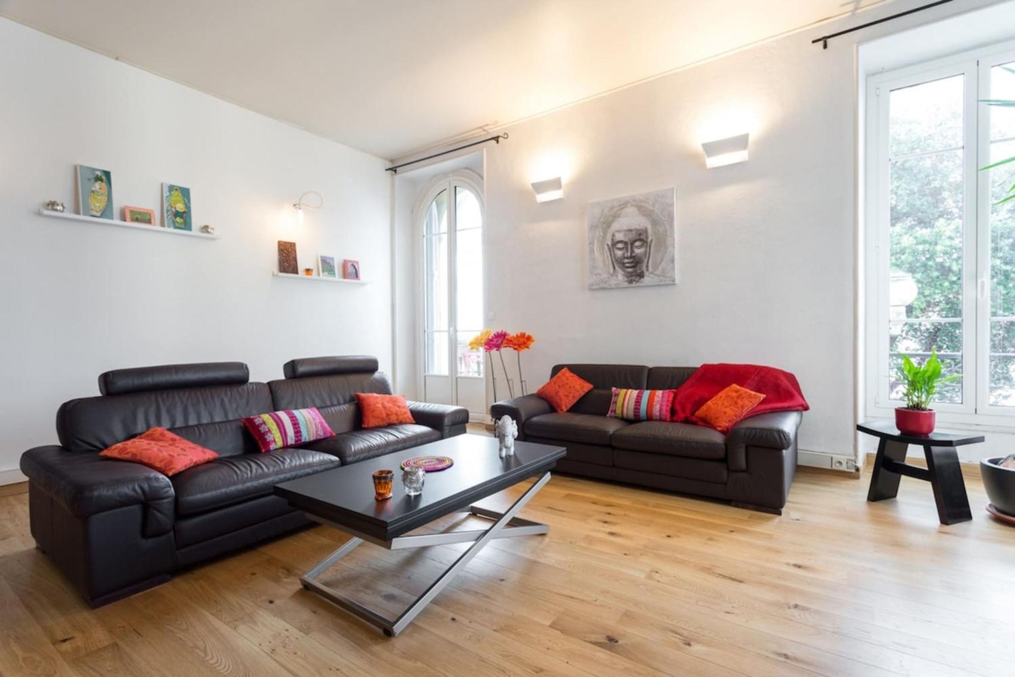 Etats Unis 892 - Spacious Flat On Sea Front Wac 니스 외부 사진