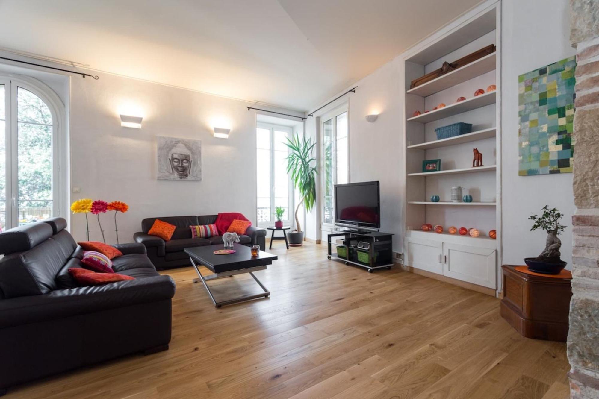 Etats Unis 892 - Spacious Flat On Sea Front Wac 니스 외부 사진