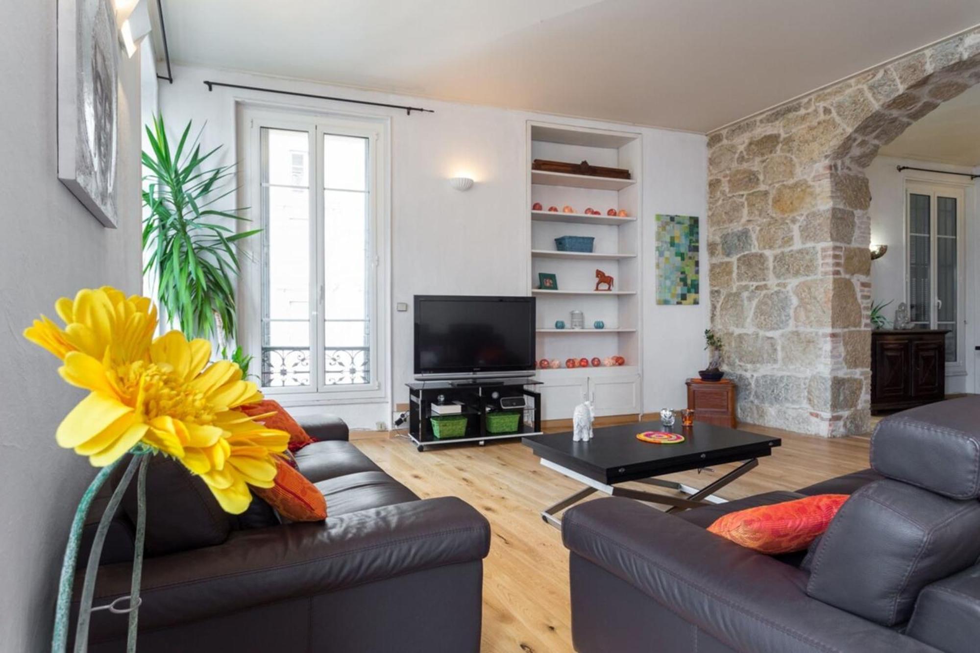 Etats Unis 892 - Spacious Flat On Sea Front Wac 니스 외부 사진