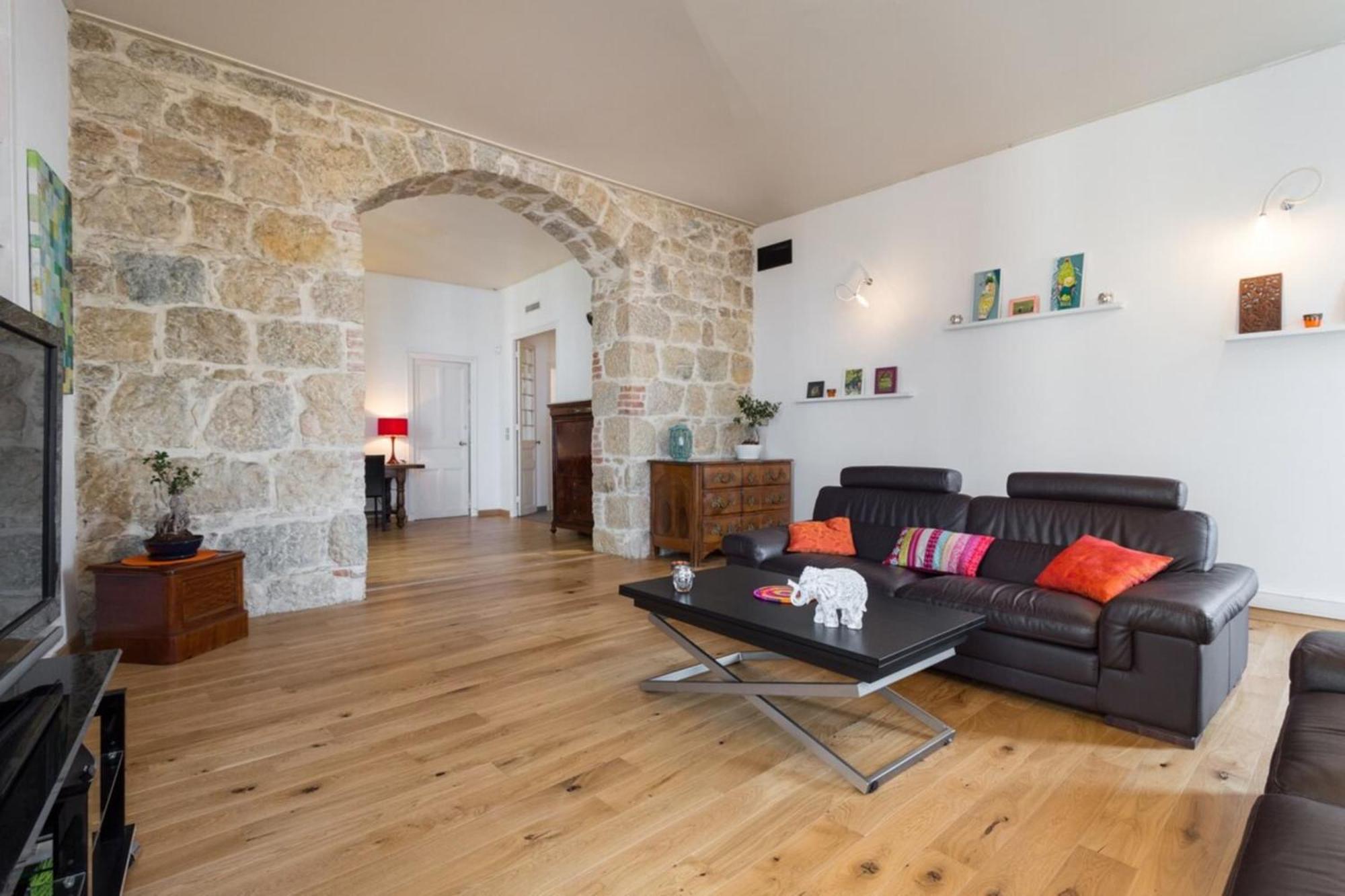 Etats Unis 892 - Spacious Flat On Sea Front Wac 니스 외부 사진