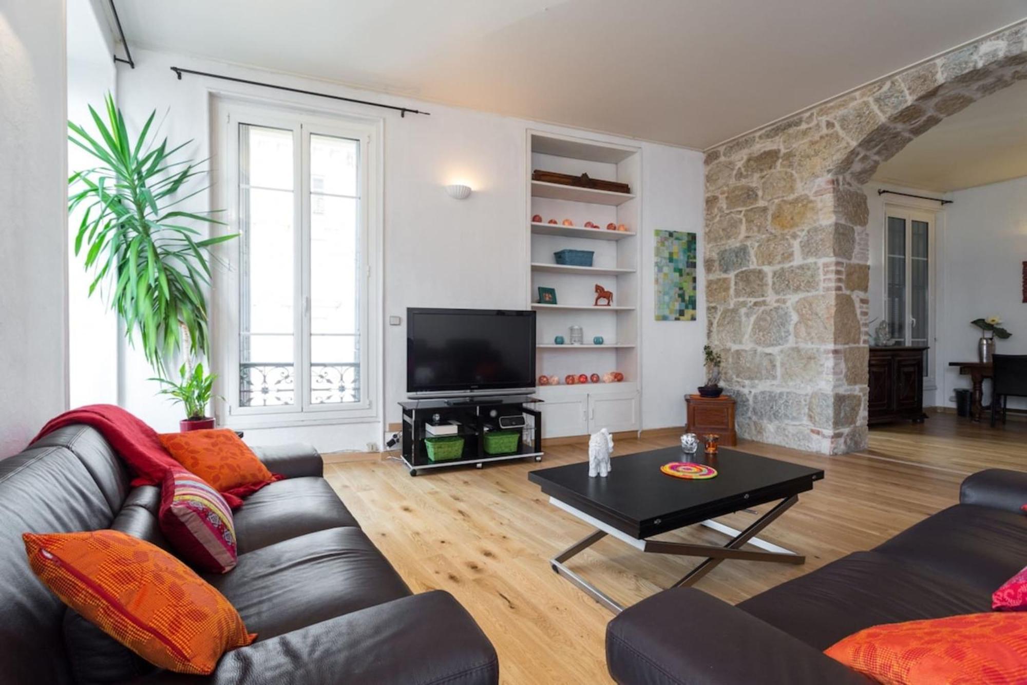 Etats Unis 892 - Spacious Flat On Sea Front Wac 니스 외부 사진